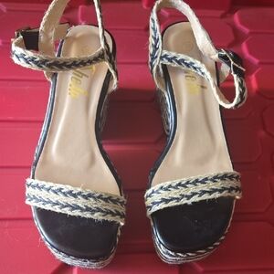 SHEIN Black and Cream Raffie Block Heel, Platform Sandals